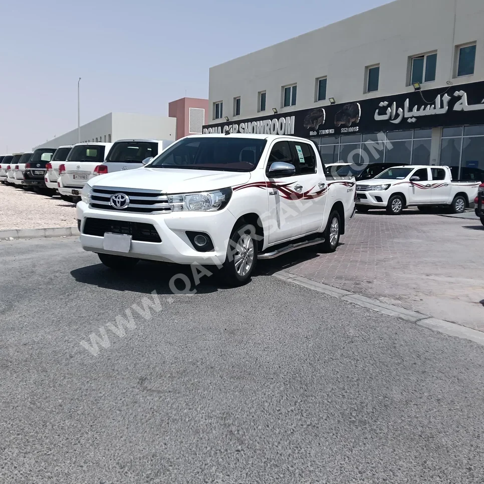 تويوتا  هاي لوكس  2022  اوتوماتيك  45,000 كم  4 سلندر  دفع خلفي  بيكب  أبيض