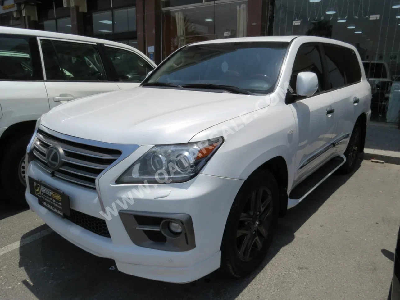 Lexus  LX  570  2008  Automatic  320,000 Km  8 Cylinder  Four Wheel Drive (4WD)  SUV  White