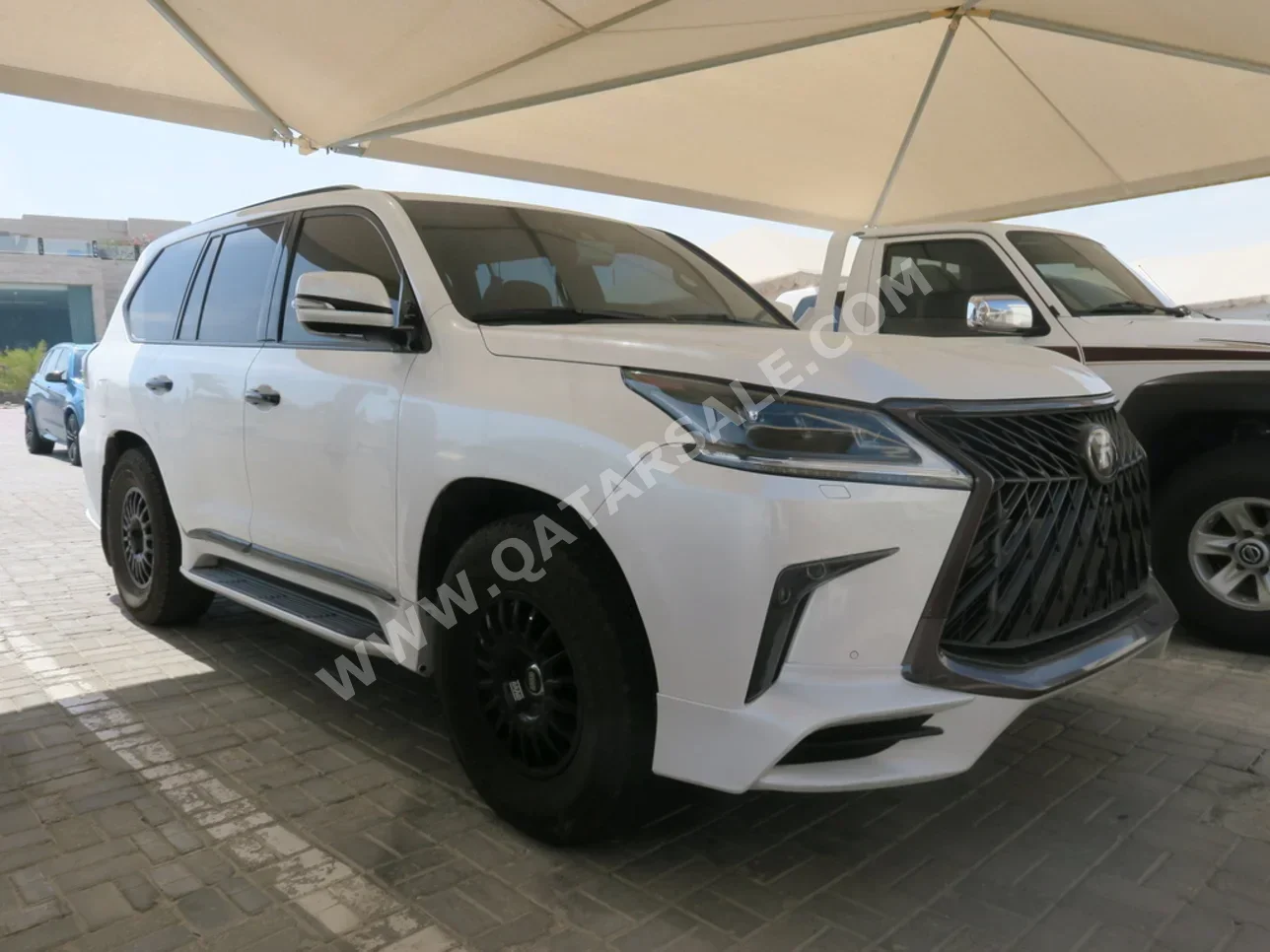 Lexus  LX  570 S  2018  Automatic  203,000 Km  8 Cylinder  Four Wheel Drive (4WD)  SUV  White