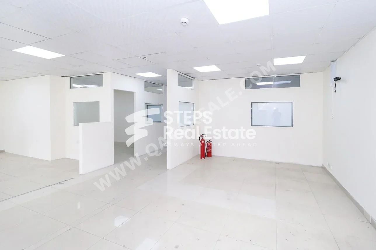 Commercial Offices - Not Furnished  - Doha  - Al Mansoura