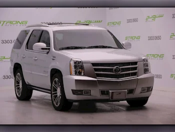 Cadillac  Escalade  2012  Automatic  133,000 Km  8 Cylinder  Four Wheel Drive (4WD)  SUV  Silver