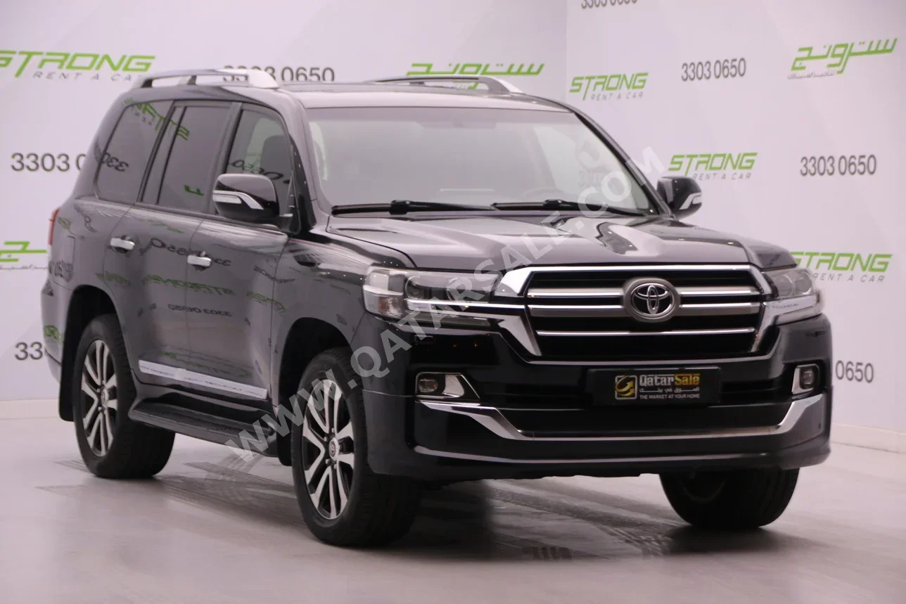 Toyota  Land Cruiser  GXR- Grand Touring  2019  Automatic  197,000 Km  8 Cylinder  Four Wheel Drive (4WD)  SUV  Black