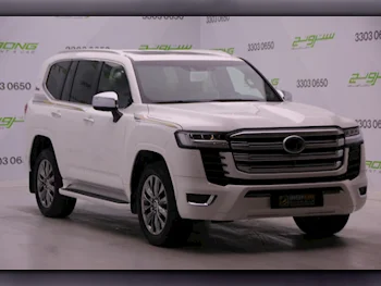 Toyota  Land Cruiser  VXR Twin Turbo  2022  Automatic  26,000 Km  6 Cylinder  Four Wheel Drive (4WD)  SUV  White