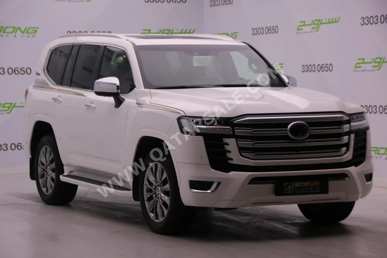 Toyota  Land Cruiser  VXR Twin Turbo  2022  Automatic  26,000 Km  6 Cylinder  Four Wheel Drive (4WD)  SUV  White