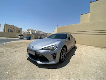 تويوتا  اف تي 86  2019  اوتوماتيك  122,000 كم  4 سلندر  دفع خلفي  كوبيه \ سبورت  فضي