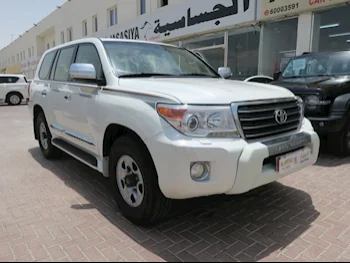 Toyota  Land Cruiser  GXR  2013  Automatic  314,000 Km  8 Cylinder  Four Wheel Drive (4WD)  SUV  White