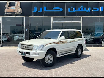 تويوتا  لاند كروزر  جي اكس ار  2006  عادي  306,000 كم  6 سلندر  دفع رباعي  اس يو في  أبيض