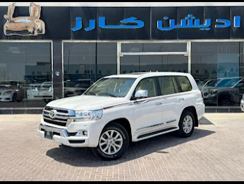 تويوتا  لاند كروزر  جي اكس ار  2016  اوتوماتيك  369,000 كم  6 سلندر  دفع رباعي  اس يو في  أبيض