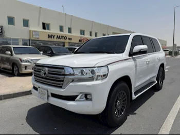 Toyota  Land Cruiser  GXR  2019  Automatic  238,000 Km  6 Cylinder  Four Wheel Drive (4WD)  SUV  White