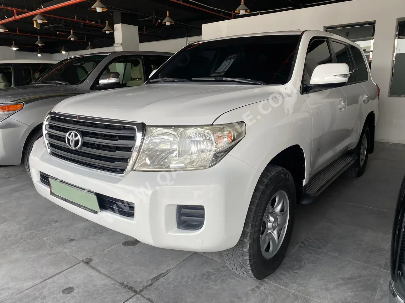 Toyota  Land Cruiser  G  2014  Automatic  290,000 Km  6 Cylinder  Four Wheel Drive (4WD)  SUV  White