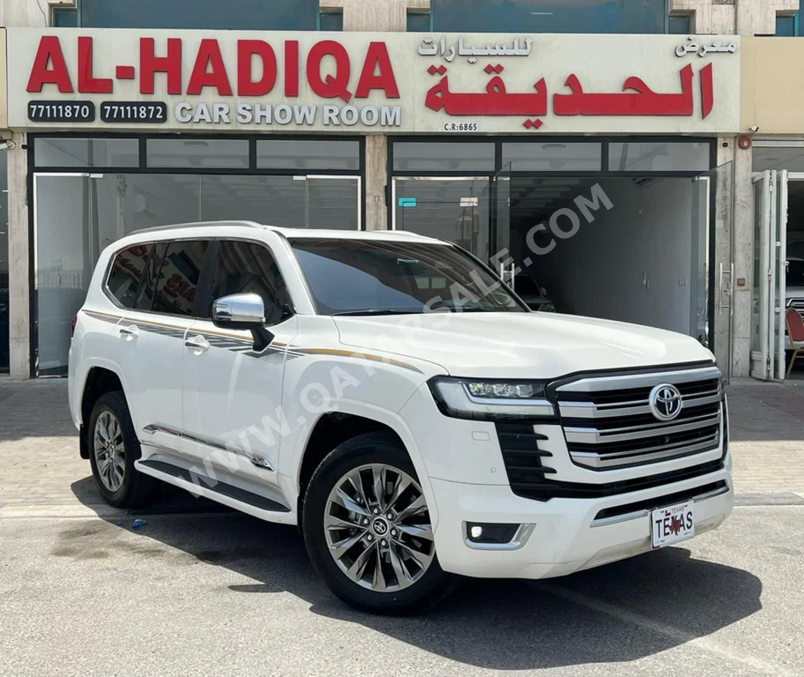 Toyota  Land Cruiser  VX Twin Turbo  2023  Automatic  72,000 Km  6 Cylinder  Four Wheel Drive (4WD)  SUV  White  With Warranty