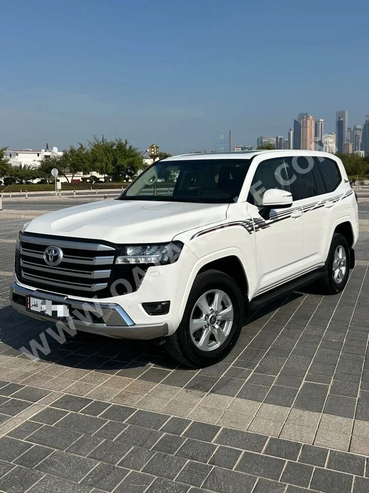 Toyota  Land Cruiser  GXR  2022  Automatic  98,000 Km  6 Cylinder  Four Wheel Drive (4WD)  SUV  White