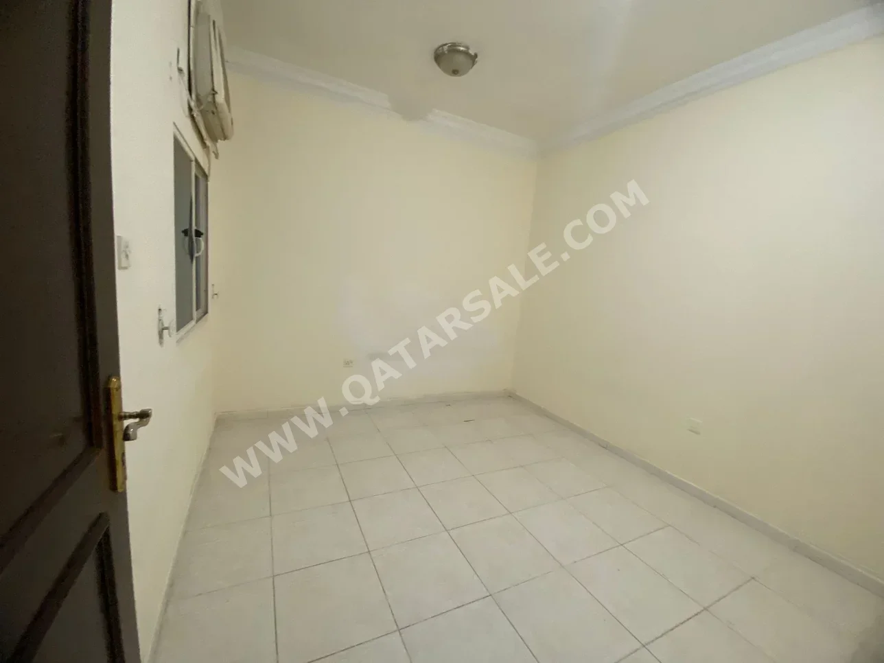 2 Bedrooms  Apartment  in Doha -  Madinat Khalifa South  Not Furnished