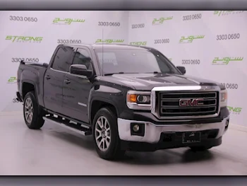 GMC  Sierra  1500  2015  Automatic  147,000 Km  8 Cylinder  Four Wheel Drive (4WD)  Pick Up  Gray