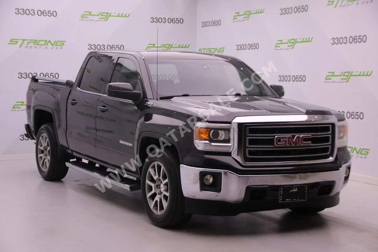GMC  Sierra  1500  2015  Automatic  147,000 Km  8 Cylinder  Four Wheel Drive (4WD)  Pick Up  Gray