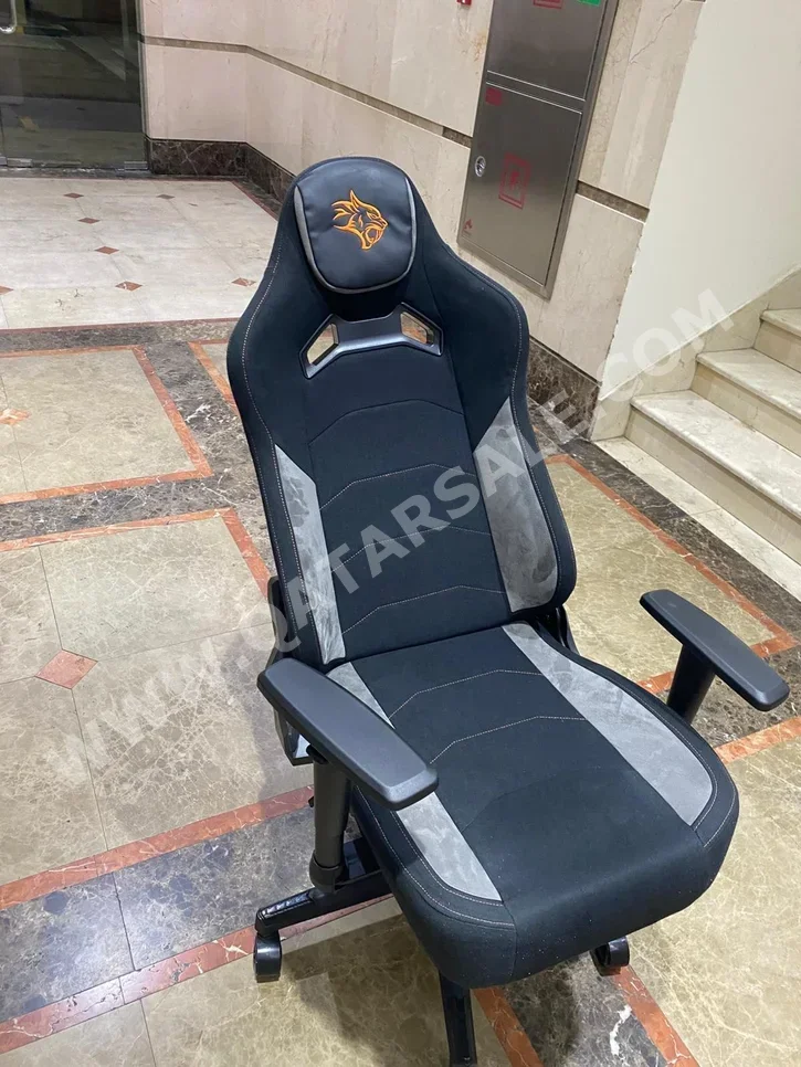 Desk Chairs - Gaming Chair  - Black