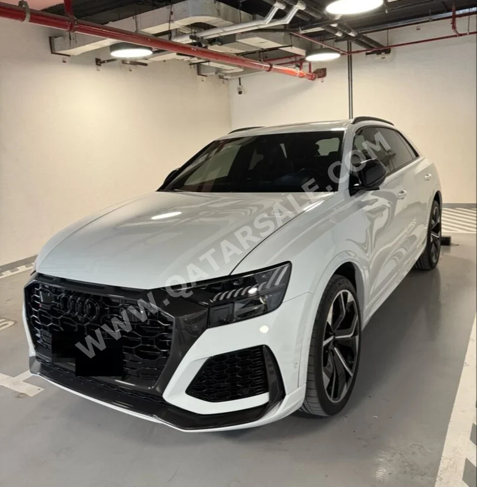 Audi  RSQ8  2022  Automatic  59,000 Km  8 Cylinder  All Wheel Drive (AWD)  SUV  White  With Warranty