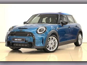 Mini  Cooper  S  2022  Automatic  42,750 Km  4 Cylinder  Front Wheel Drive (FWD)  Sedan  Blue  With Warranty