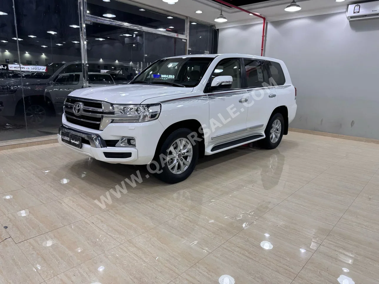 Toyota  Land Cruiser  GXR  2019  Automatic  134,000 Km  8 Cylinder  Four Wheel Drive (4WD)  SUV  White
