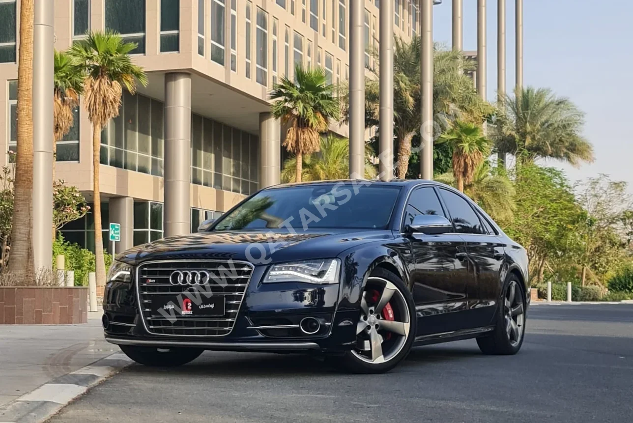 Audi  S  8  2014  Automatic  205,000 Km  8 Cylinder  All Wheel Drive (AWD)  Sedan  Black