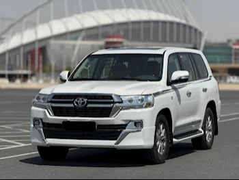 Toyota  Land Cruiser  VXR  2021  Automatic  135,000 Km  8 Cylinder  Four Wheel Drive (4WD)  SUV  White