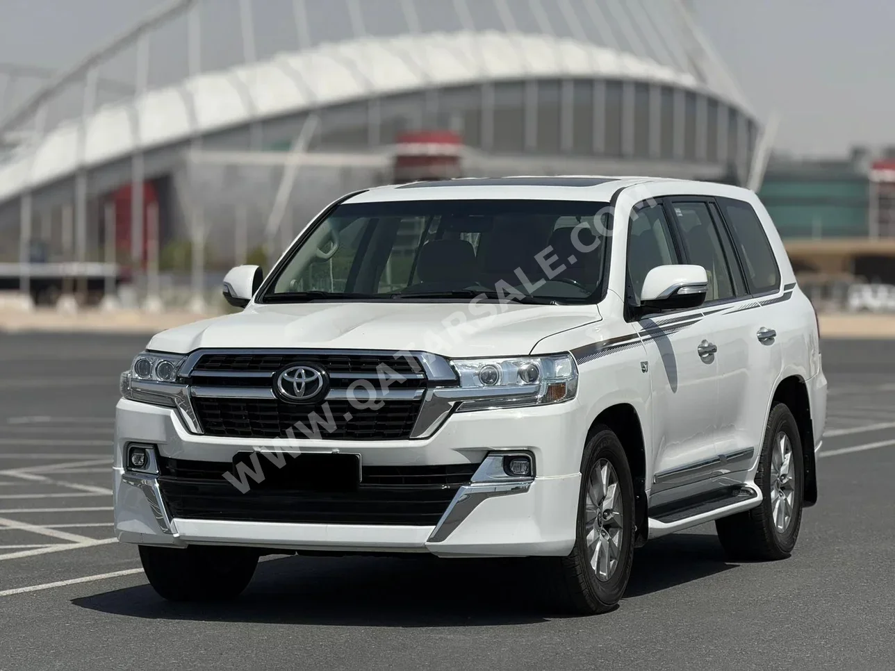 Toyota  Land Cruiser  VXR  2021  Automatic  135,000 Km  8 Cylinder  Four Wheel Drive (4WD)  SUV  White