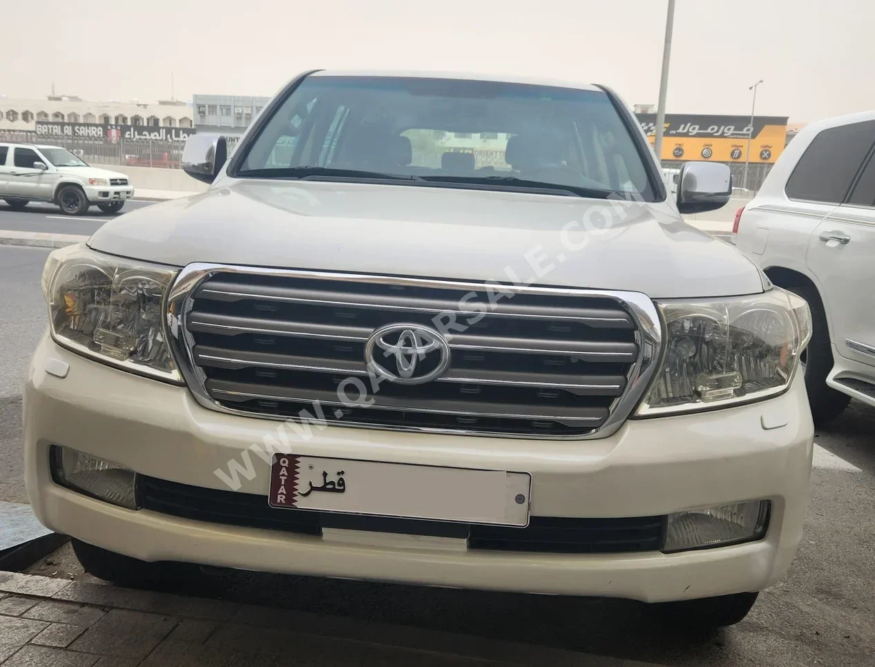Toyota  Land Cruiser  GXR  2009  Automatic  416,000 Km  8 Cylinder  Four Wheel Drive (4WD)  SUV  White