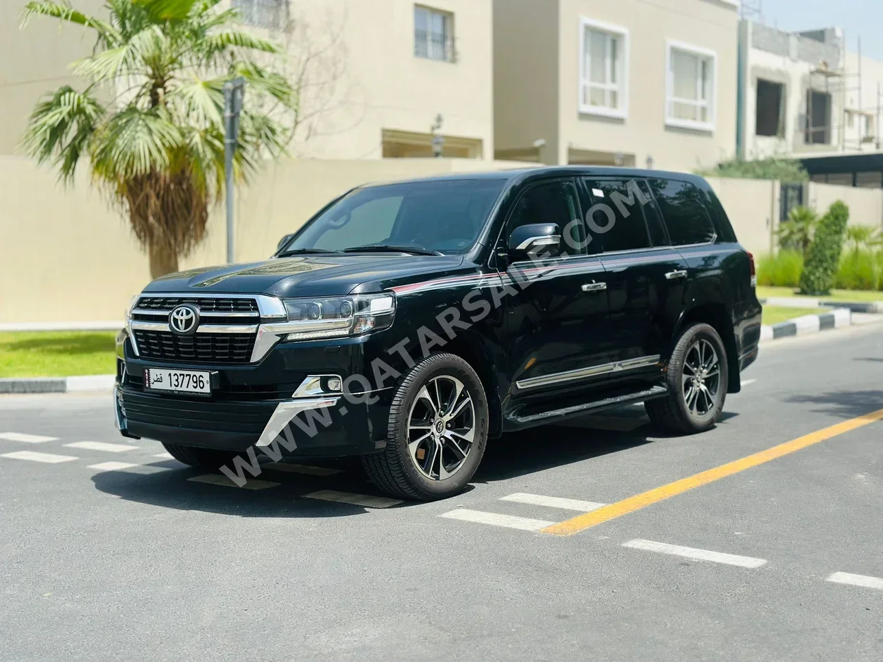 Toyota  Land Cruiser  GXR- Grand Touring  2021  Automatic  151,000 Km  8 Cylinder  Four Wheel Drive (4WD)  SUV  Black