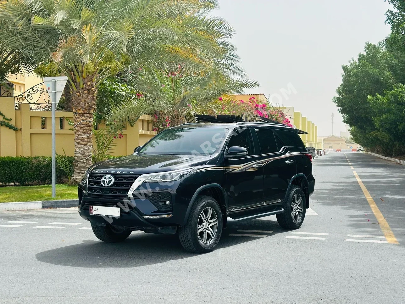 Toyota  Fortuner  SR5  2023  Automatic  2,000 Km  6 Cylinder  Four Wheel Drive (4WD)  SUV  Black  With Warranty
