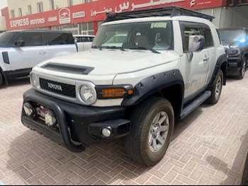 Toyota  FJ Cruiser  2019  Automatic  120,000 Km  6 Cylinder  Four Wheel Drive (4WD)  SUV  White
