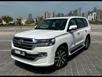 Toyota  Land Cruiser  GXR- Grand Touring  2019  Automatic  158,000 Km  6 Cylinder  Four Wheel Drive (4WD)  SUV  White