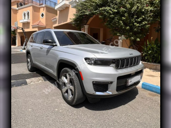 Jeep  Grand Cherokee  Limited Edition  2022  Automatic  36,500 Km  6 Cylinder  Four Wheel Drive (4WD)  SUV  Silver  With Warranty