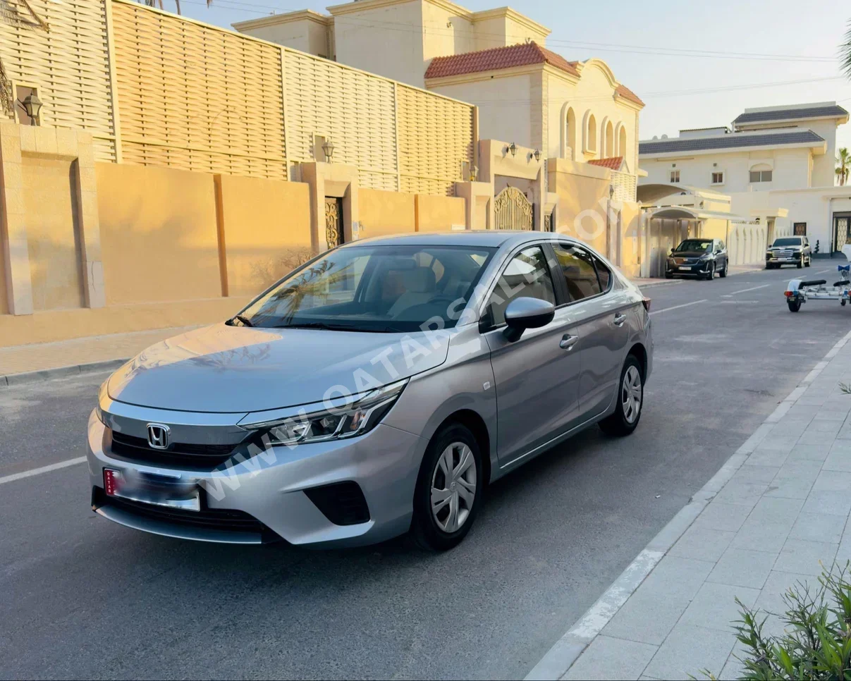 Honda  City  2022  Automatic  105,000 Km  4 Cylinder  Front Wheel Drive (FWD)  Sedan  Silver