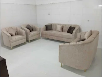 الأرائك والكنب والكراسي طقم كنب  - مخمل  - اللون البيج