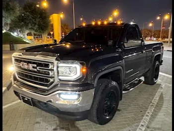 GMC  Sierra  1500  2014  Automatic  218,000 Km  8 Cylinder  Four Wheel Drive (4WD)  Pick Up  Gray