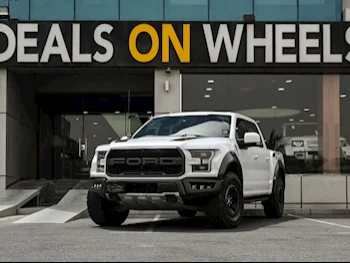 Ford  F  150 Raptor  2017  Automatic  185,000 Km  6 Cylinder  Four Wheel Drive (4WD)  Pick Up  White