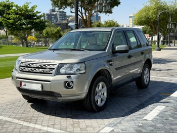 Land Rover  LR2  SE  2014  Automatic  84,000 Km  4 Cylinder  Four Wheel Drive (4WD)  SUV  Gold