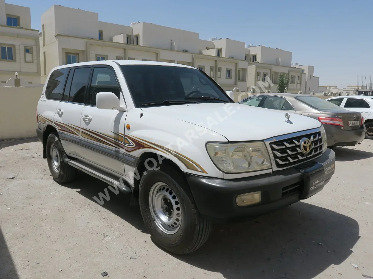 Toyota  Land Cruiser  GXR  1999  Automatic  600,000 Km  6 Cylinder  Four Wheel Drive (4WD)  SUV  White