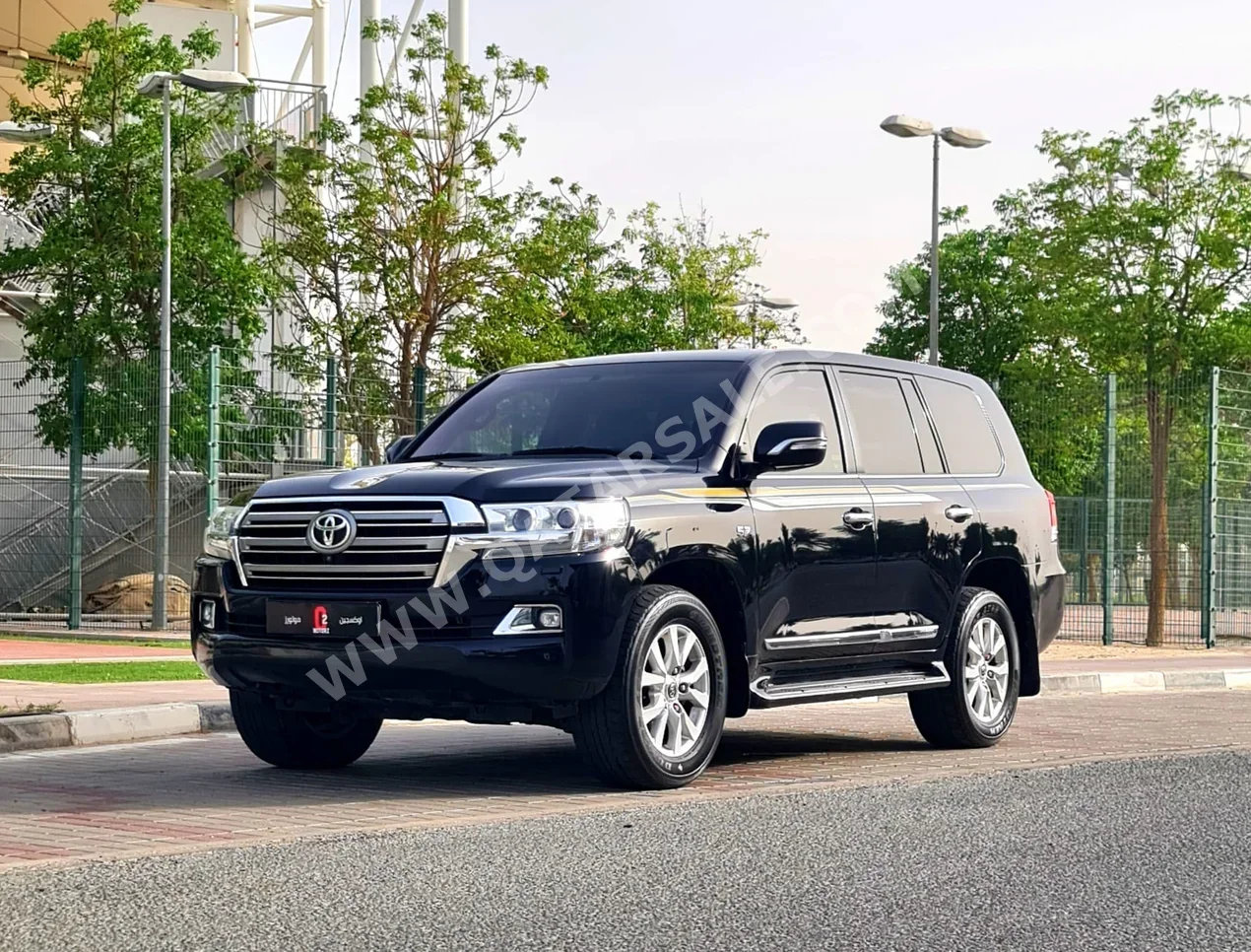 Toyota  Land Cruiser  VXR  2018  Automatic  260,000 Km  8 Cylinder  Four Wheel Drive (4WD)  SUV  Black