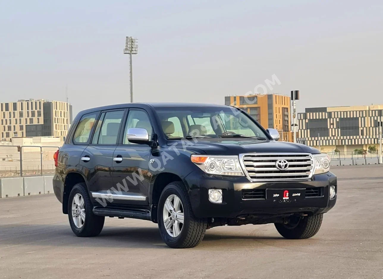 Toyota  Land Cruiser  VXR  2012  Automatic  392,000 Km  8 Cylinder  Four Wheel Drive (4WD)  SUV  Black