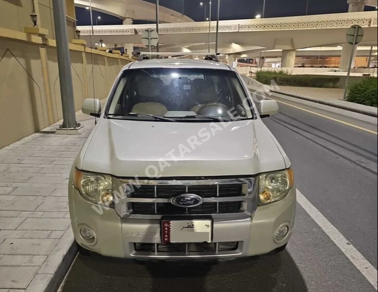 فورد  إسكيب  2008  اوتوماتيك  230,000 كم  6 سلندر  اس يو في  أسود و رمادي  تحت الضمان