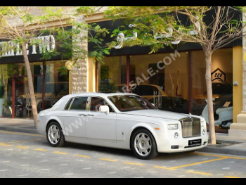 Rolls-Royce  Phantom  2010  Automatic  20,370 Km  12 Cylinder  All Wheel Drive (AWD)  Sedan  Pearl