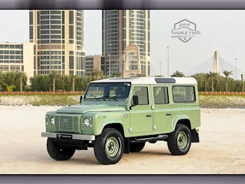 Land Rover  Defender  110 HERITAGE  2016  Automatic  40,220 Km  6 Cylinder  Four Wheel Drive (4WD)  SUV  Green