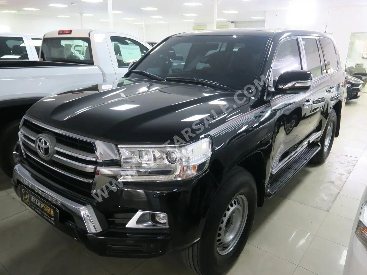 Toyota  Land Cruiser  GXR  2019  Automatic  198,000 Km  8 Cylinder  Four Wheel Drive (4WD)  SUV  Black