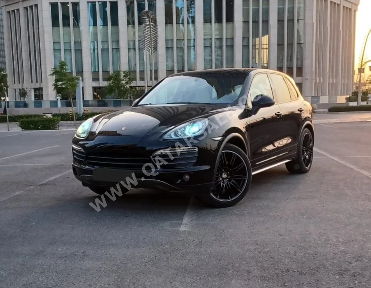 Porsche  Cayenne  S  2011  Automatic  141,170 Km  8 Cylinder  Four Wheel Drive (4WD)  SUV  Black  With Warranty