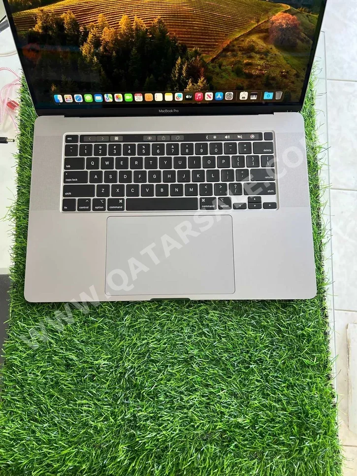 أجهزة الكمبيوتر المحمولة ابل  - ماك بوك برو مقاس 13 إنش  2019  - رمادي فلكي  - نظام التشغيل ماك او اس  - انتيل  - كور اي 5  -الذاكرة (رام): 8 جيجابابت
