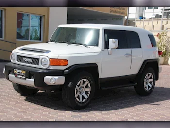 Toyota  FJ Cruiser  2017  Automatic  165,000 Km  6 Cylinder  Four Wheel Drive (4WD)  SUV  White