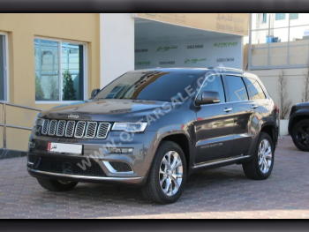 Jeep  Grand Cherokee  Summit  2019  Automatic  131,000 Km  8 Cylinder  Four Wheel Drive (4WD)  SUV  Gray