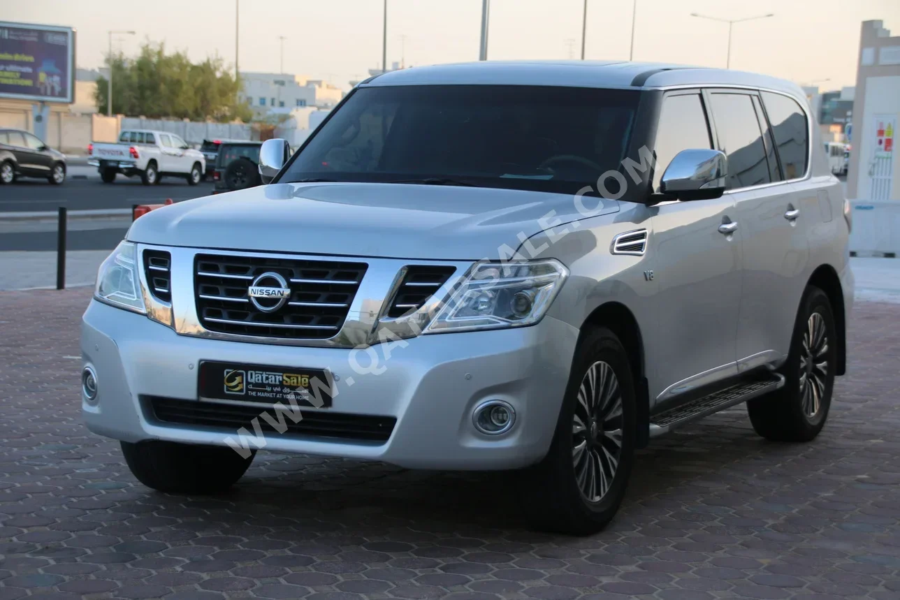 نيسان  باترول  ال اي  2011  اوتوماتيك  444,000 كم  8 سلندر  دفع رباعي  اس يو في  فضي