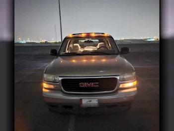 GMC  Suburban  LS  2005  Automatic  191,000 Km  8 Cylinder  SUV  Gold